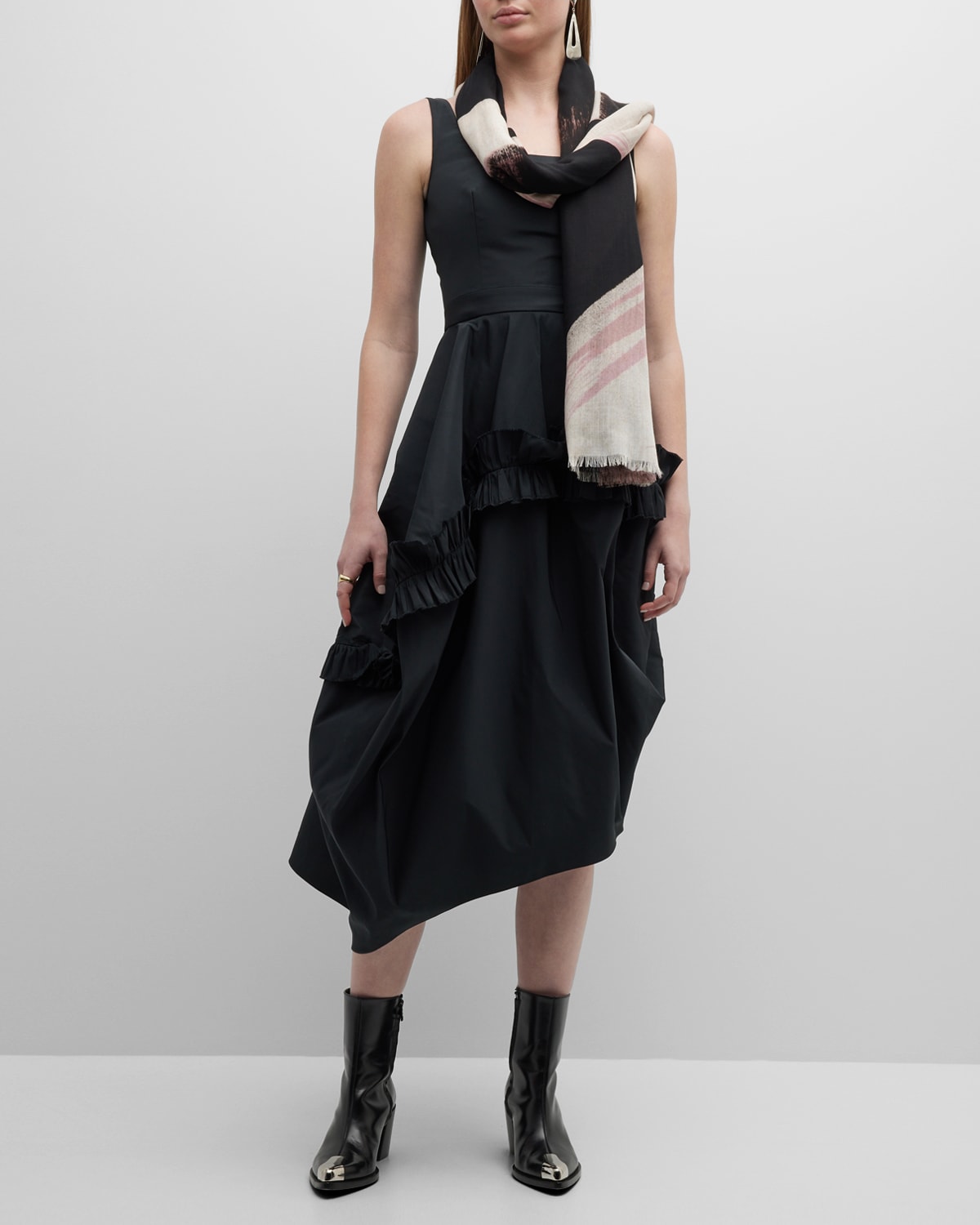 Alexander Mcqueen Abstract Cashmere Scarf In Black/ivory