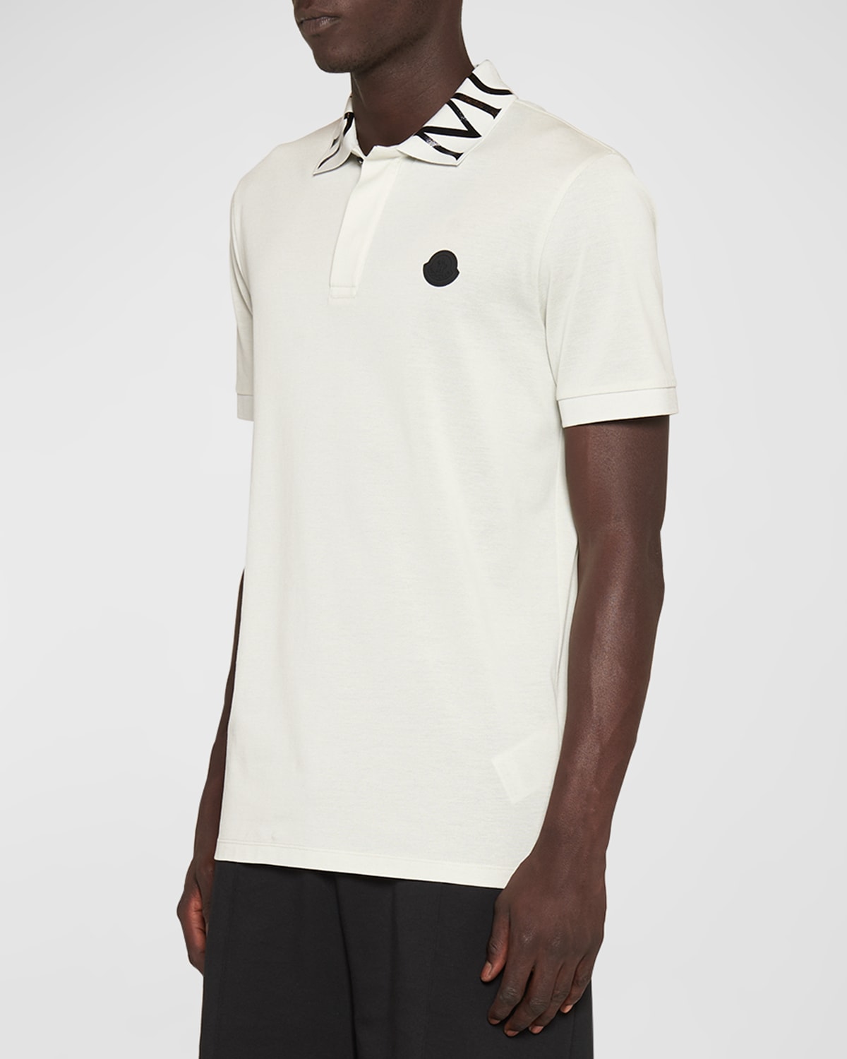 Moncler logo on sale collar t shirt