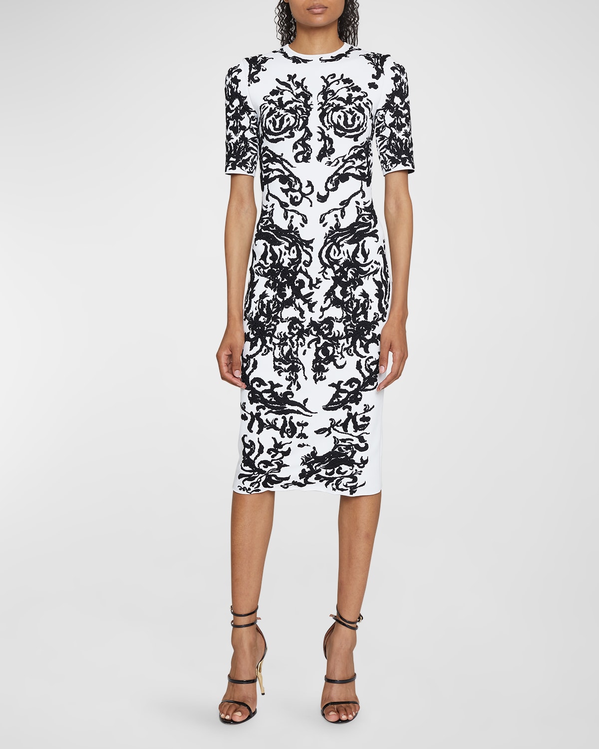 Alaïa Calli Embroidered Short-sleeve Midi Dress In Blancnoir