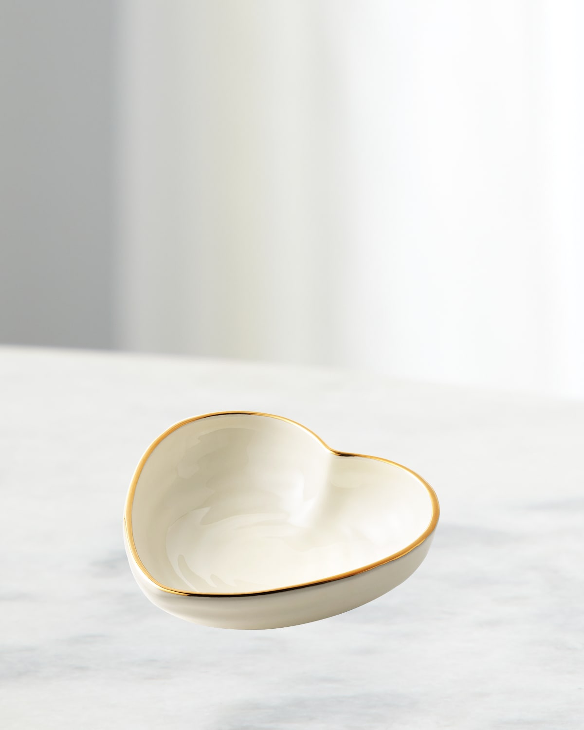 Aerin Ribbed 24k-gold Rim Heart Dish In Cream Gold