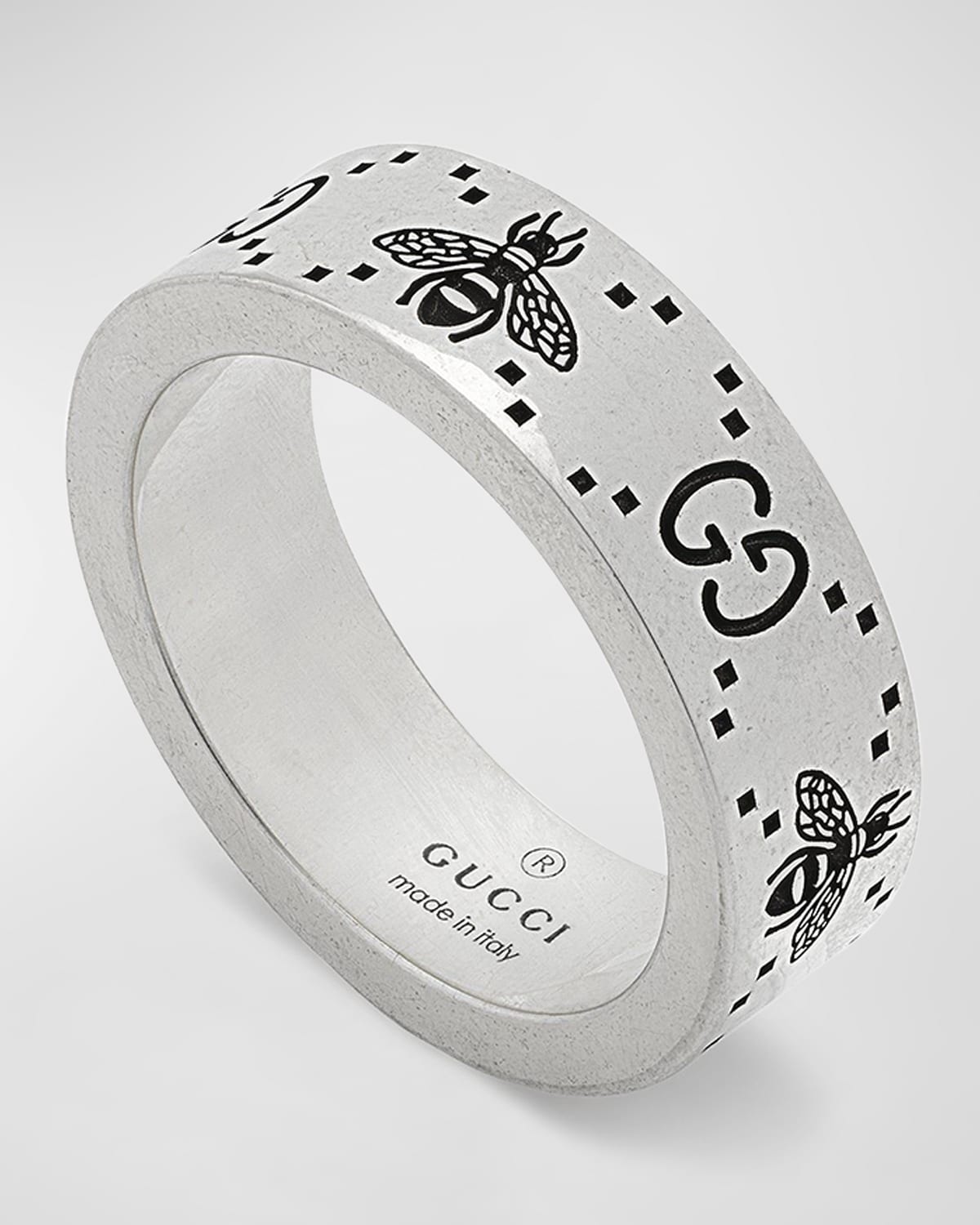 GUCCI MEN'S GG AND BEE BAND RING, 6MM