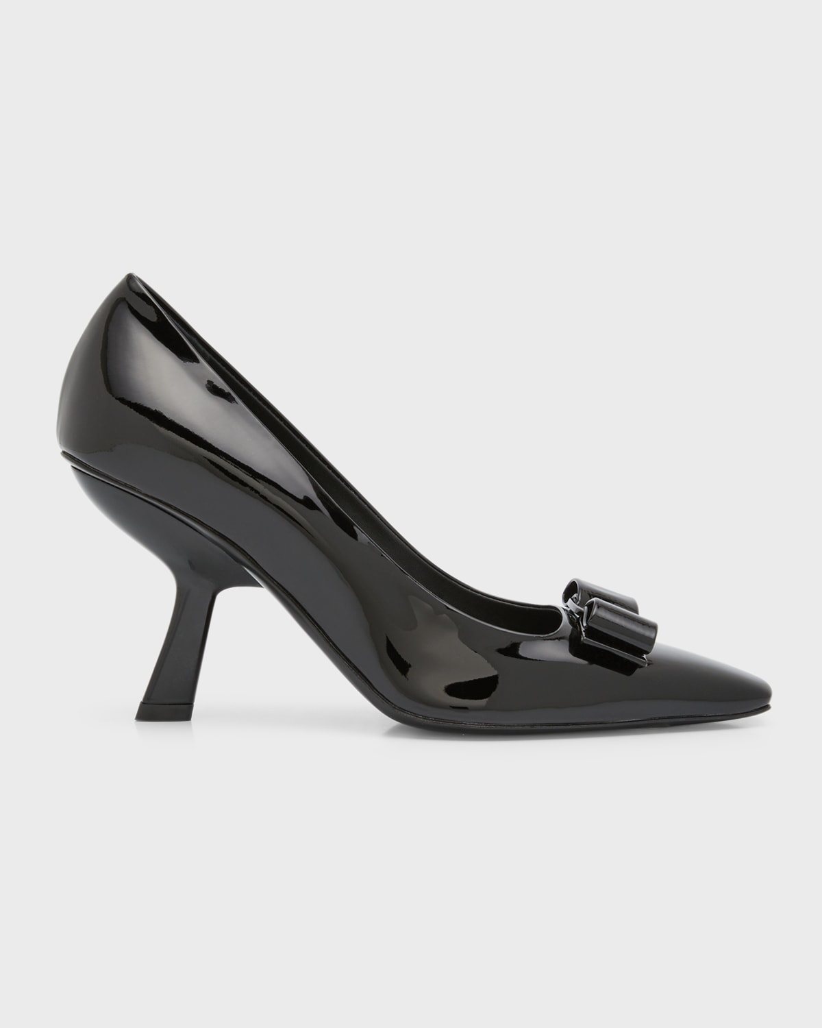 Ferragamo Anz Vara Bow Patent Pumps In Black