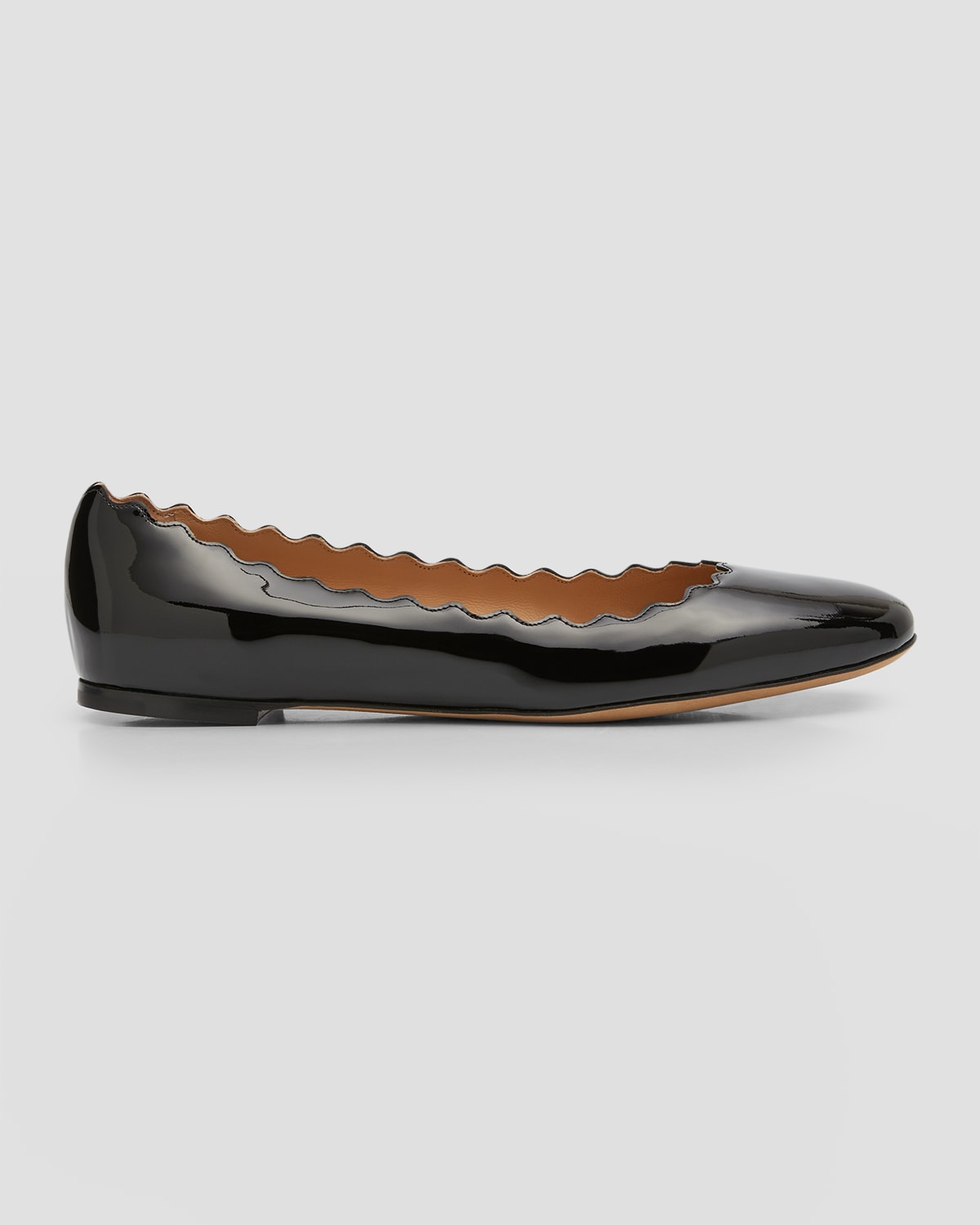 Chloé Lauren Patent Leather Scalloped Ballet Flats In Black