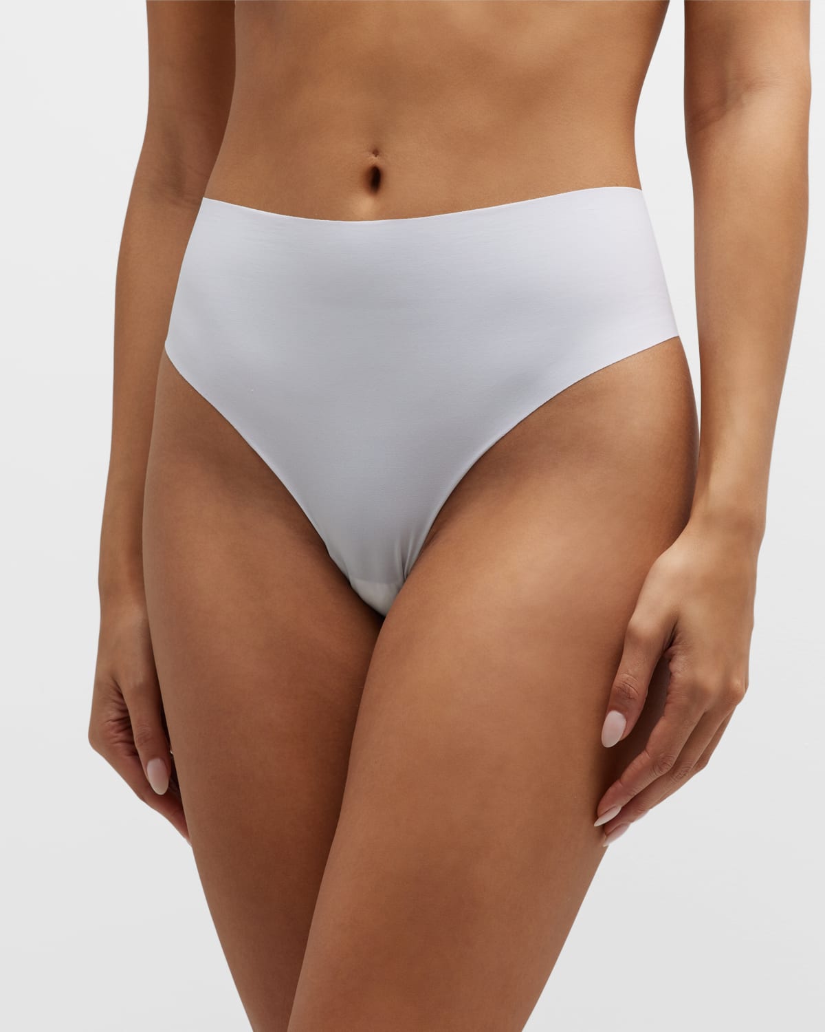 Commando Classic Mid-rise Thong In White
