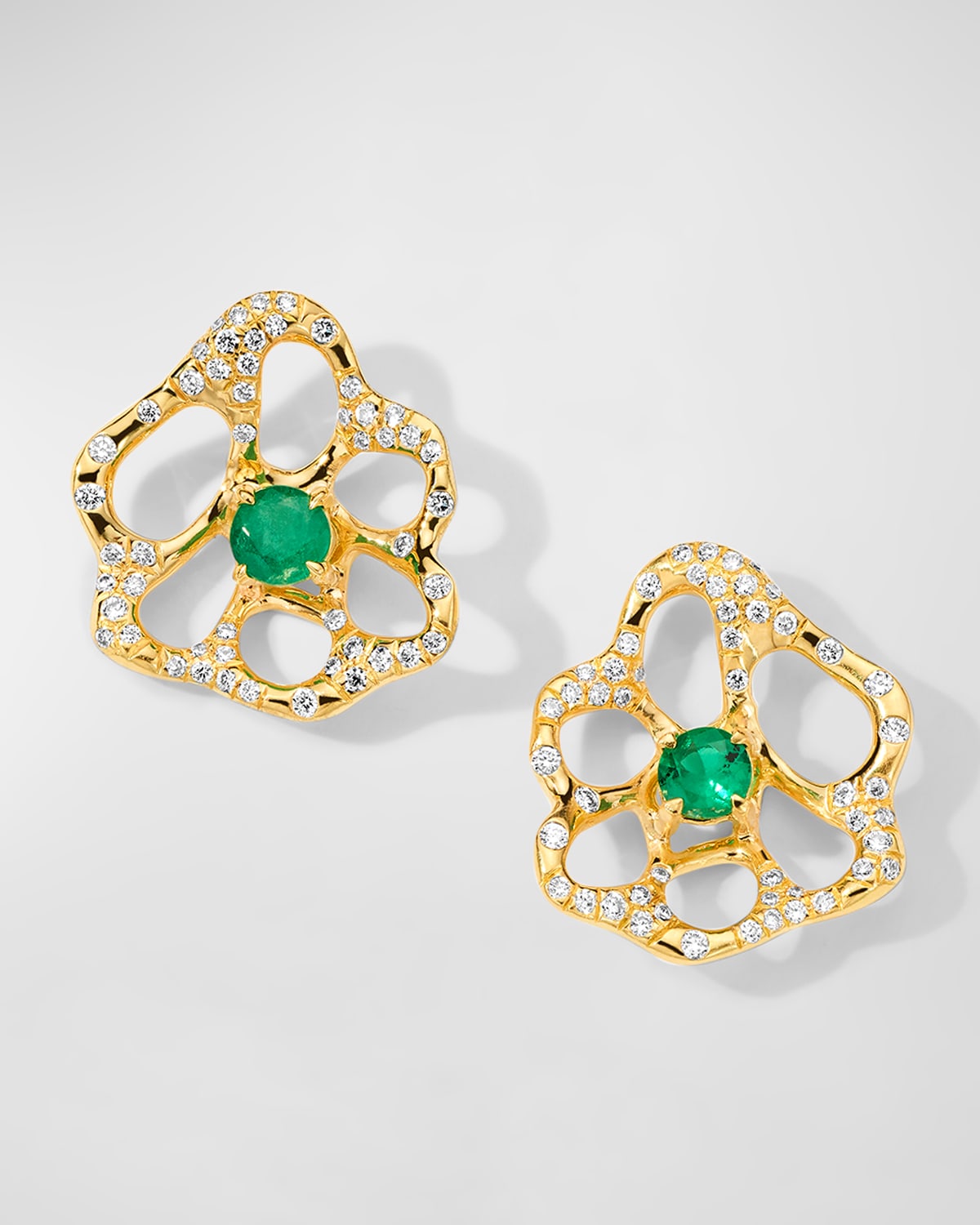 IPPOLITA 18K STARDUST DRIZZLE SMALL FLOWER STUD EARRINGS WITH GREEN EMERALD AND DIAMONDS