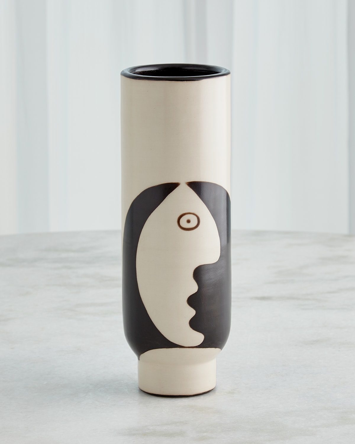 Global Views Simple Face Vase In Natural In Natural/black