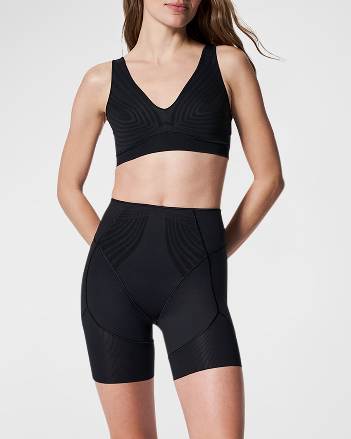 Spanx Haute Contour Mid-thigh Short In Very Black