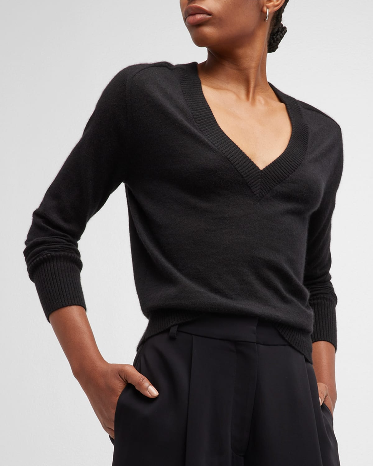 Co V-neck Cashmere Sweater In Black