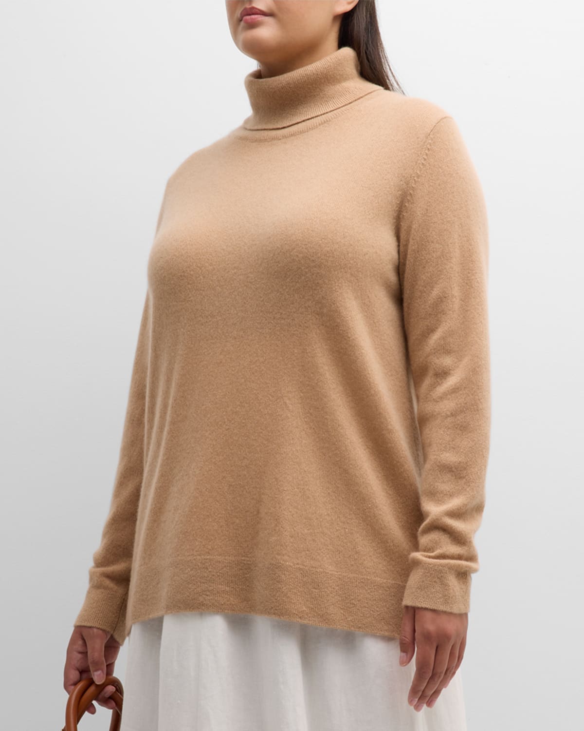 Neiman Marcus Plus Size Cashmere Turtleneck In Camel