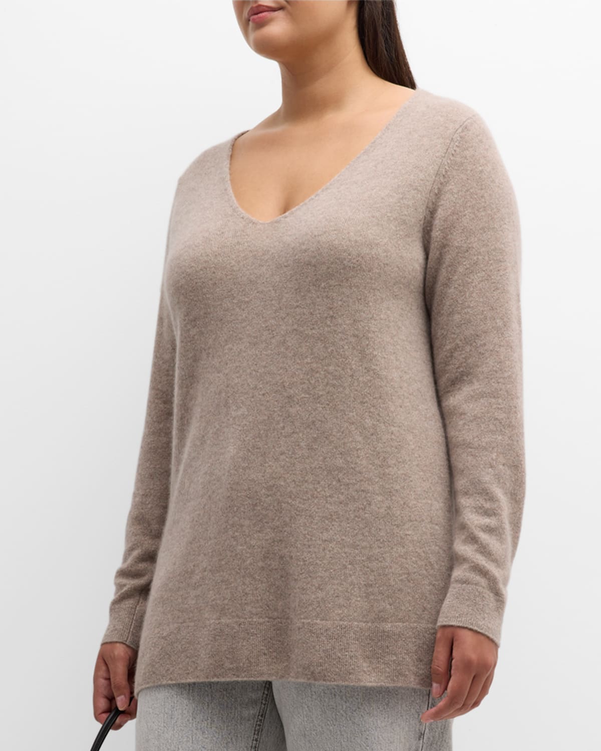 Neiman Marcus Plus Size Cashmere V-neck Sweater In Cafe