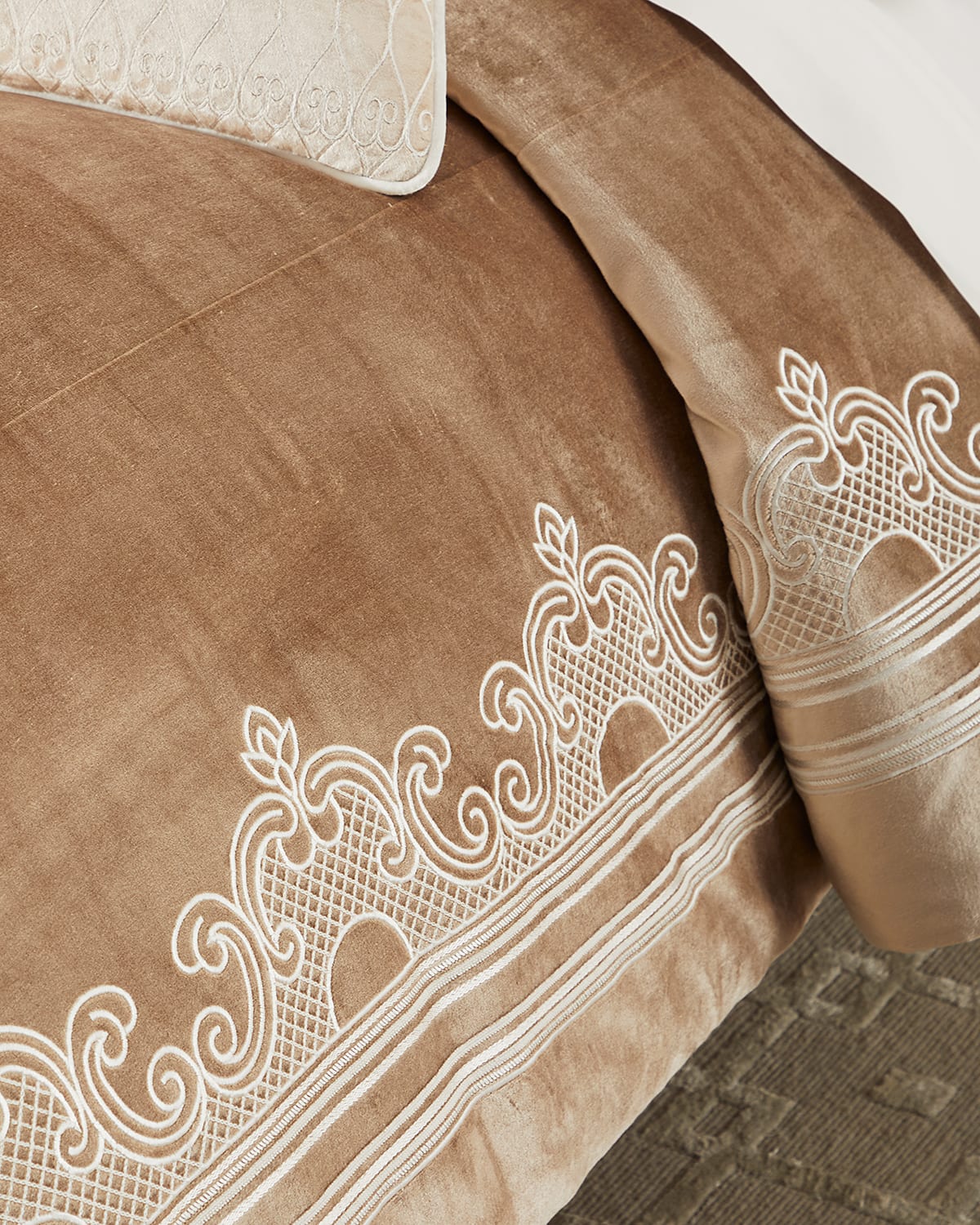 Callisto Home Trylan Queen Duvet