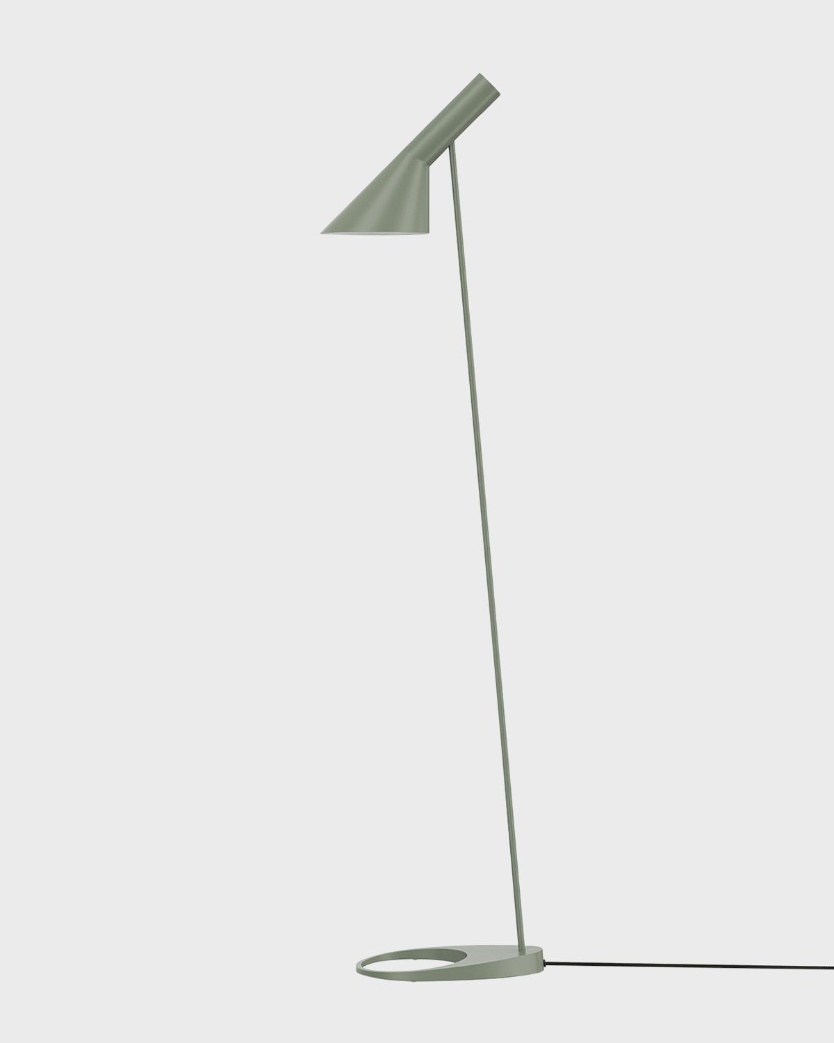 Louis Poulsen Aj Floor Lamp In Metallic