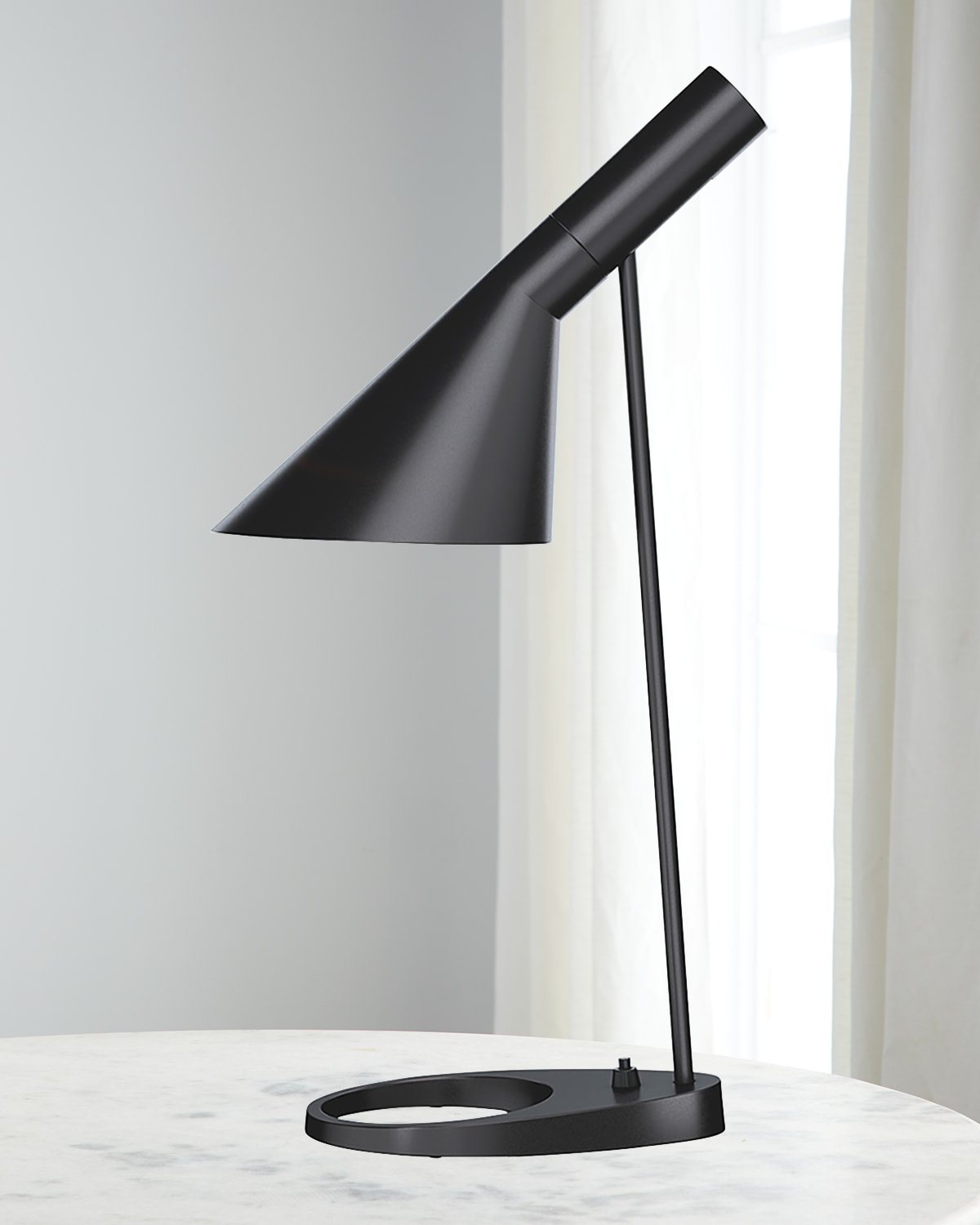 Louis Poulsen Aj Table Lamp In Black