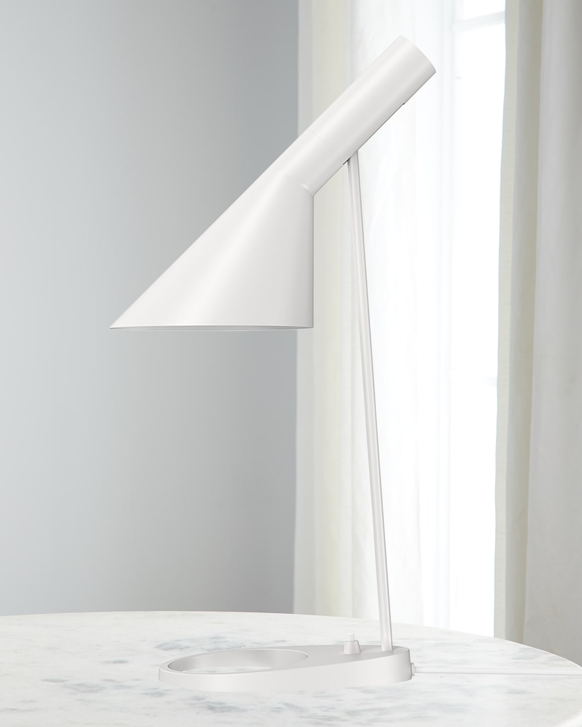 Louis Poulsen Aj Table Lamp In White