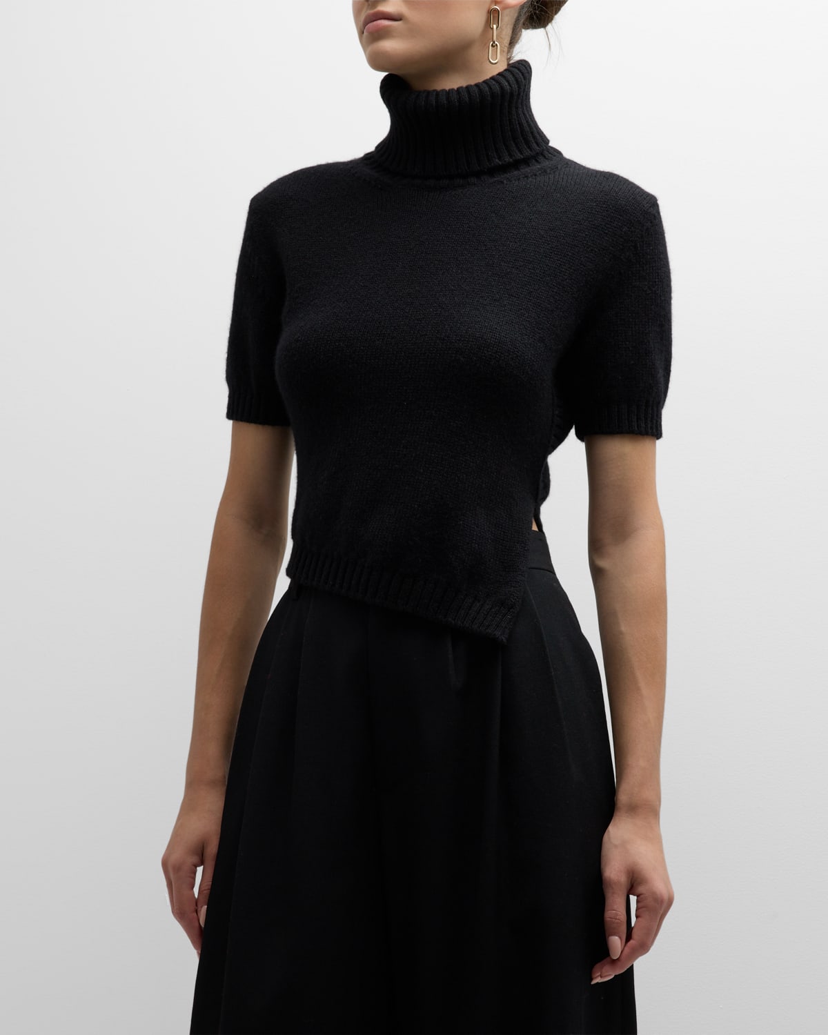 Shop The Row Dria Cashmere-blend Turtleneck Knit Top In Black