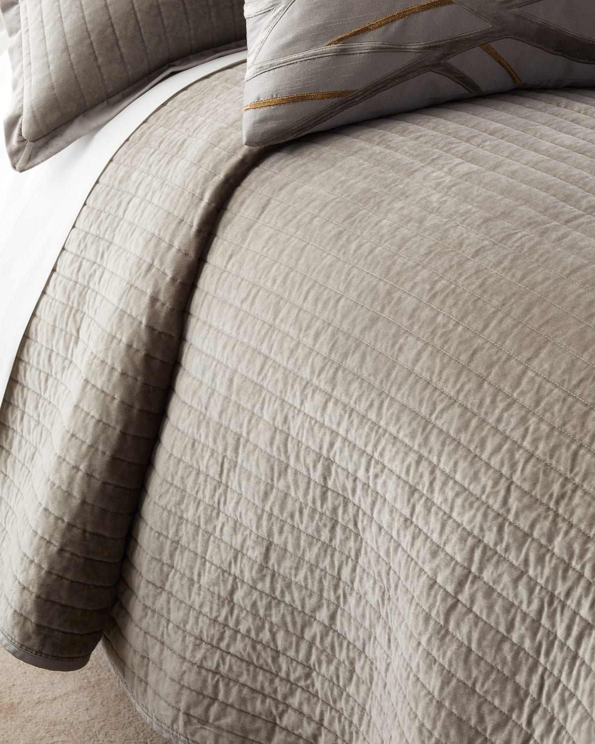 Lili Alessandra Lalique Quilted Queen Coverlet In Gray