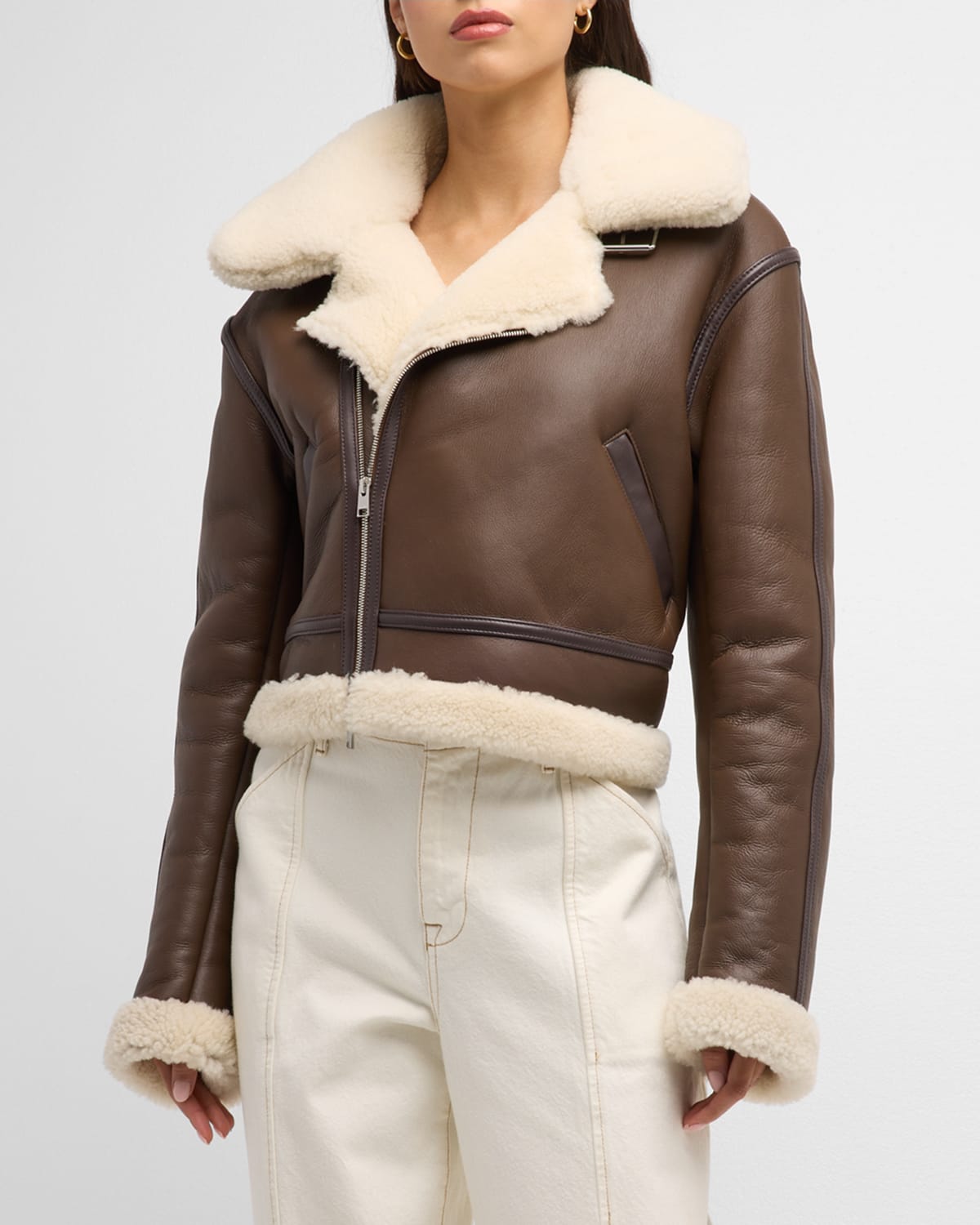Frame Boxy Shearling Cropped Jacket In Chocolate Brown