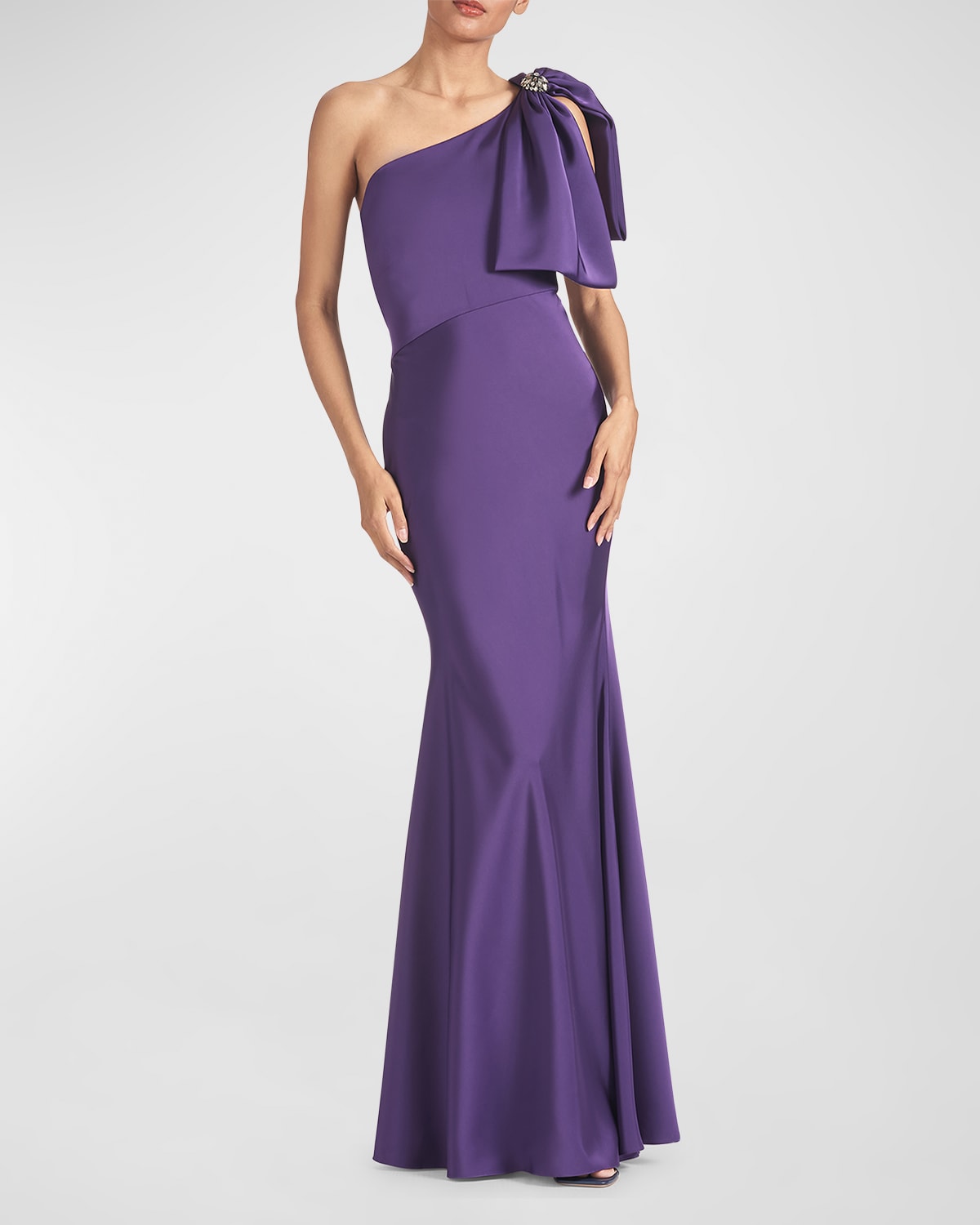 Sachin & Babi Aubrey Satin Crepe Gown In Amethyst
