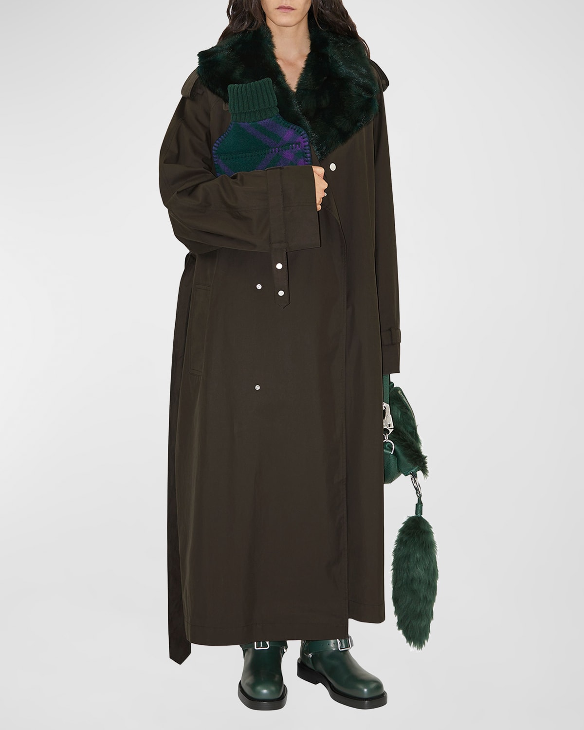 Shop Burberry Kennington Trench Coat With Faux Fur Collar In Otter