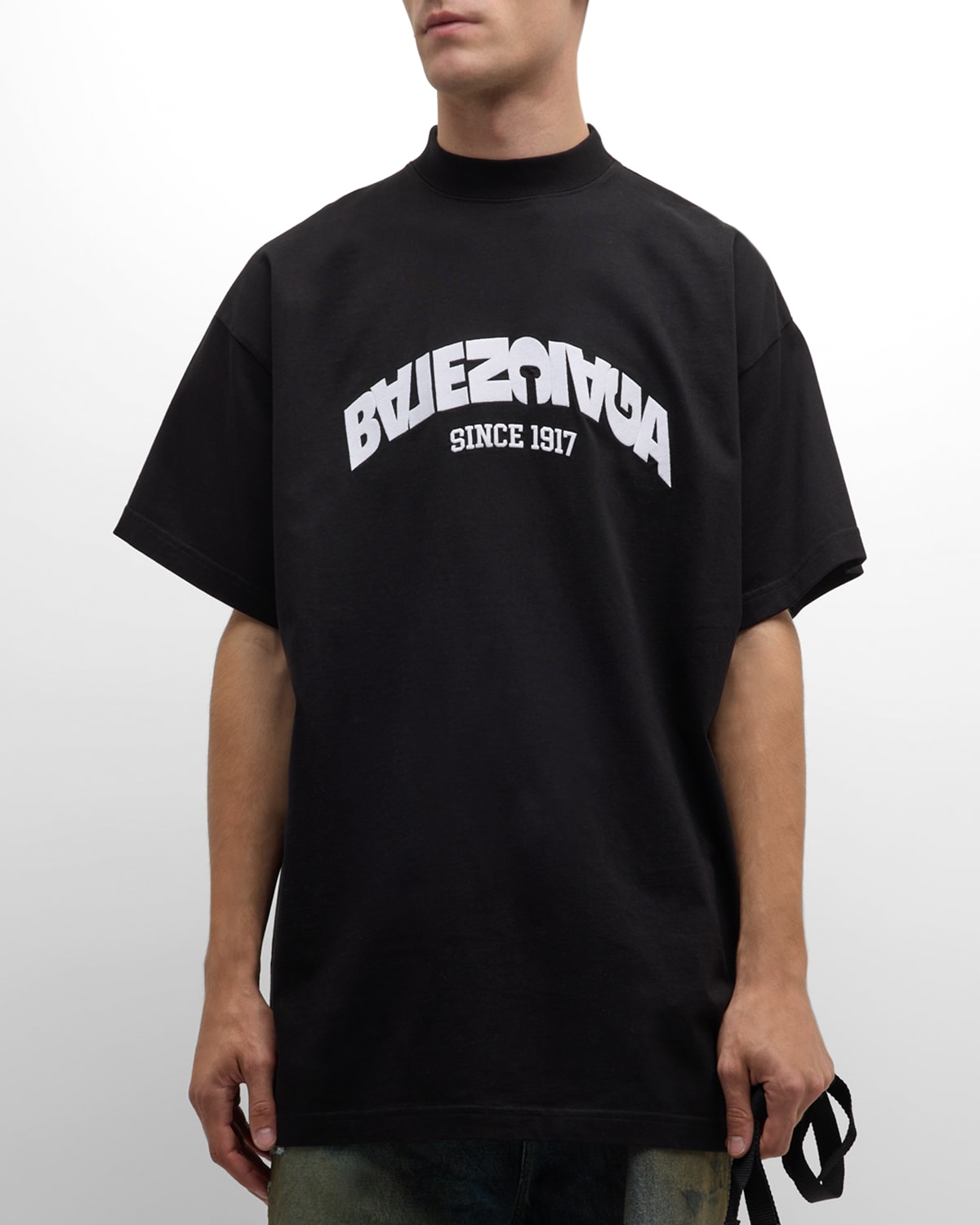 Shop Balenciaga Back Flip T-shirt Oversized In 1070 Black/white