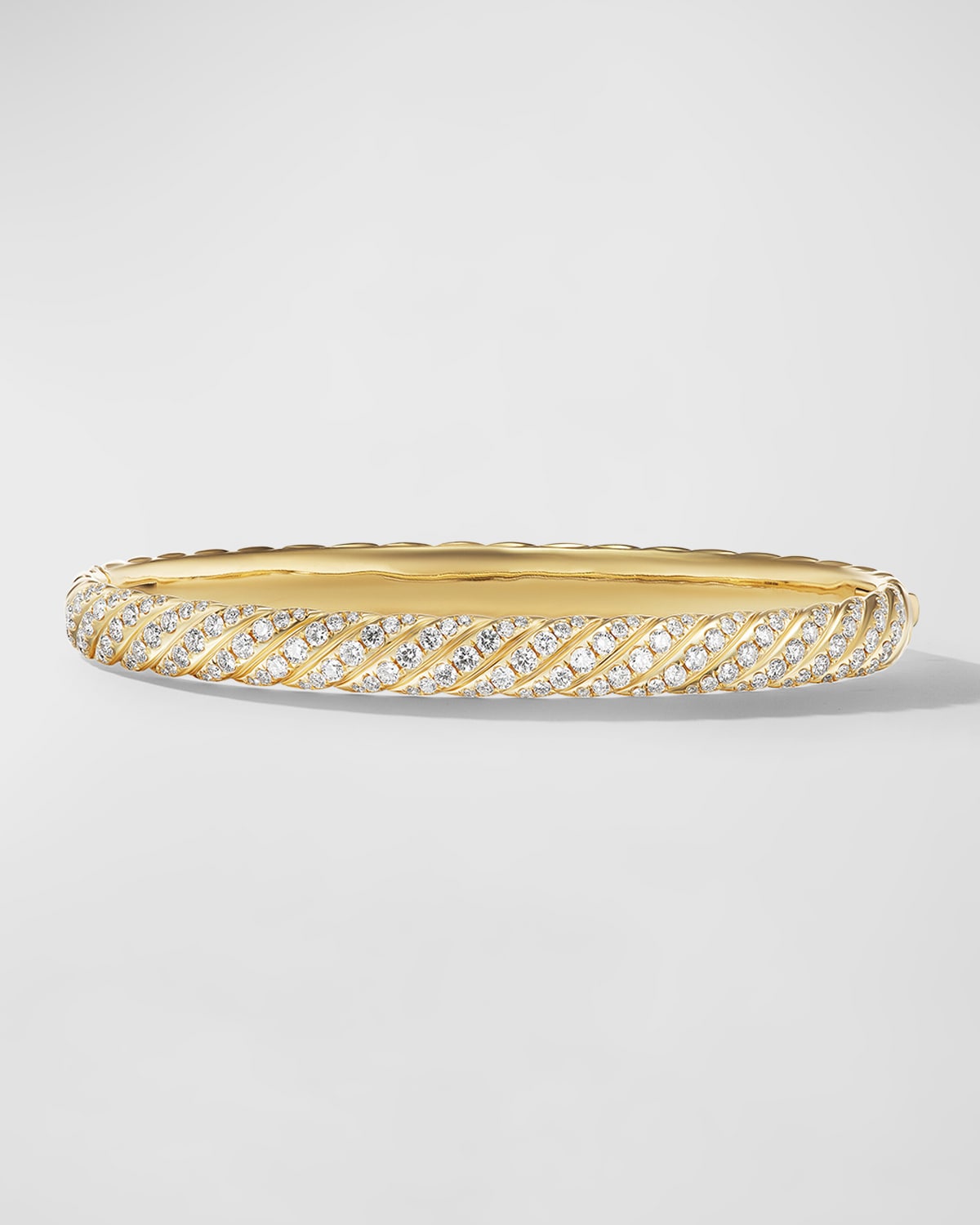 David Yurman Sculpted Cable Bracelet with Diamonds in 18K Gold, 6mm, Size M
