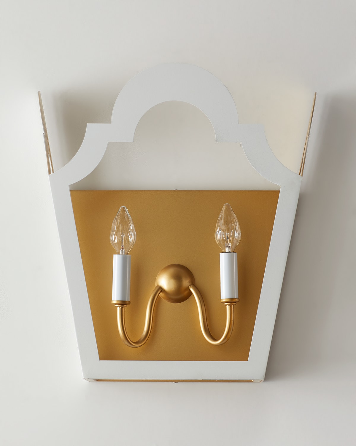 Old World Design Claudia Metal Wall Sconce