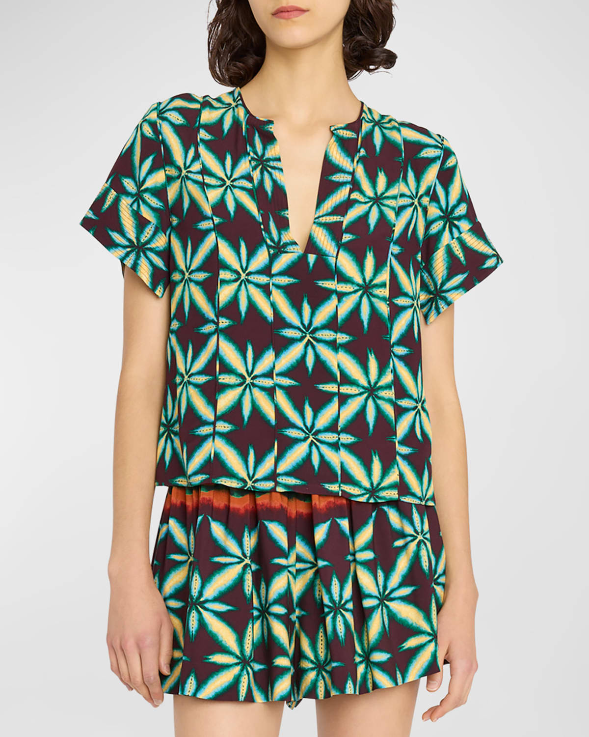 Ulla Johnson Rosie Olive Leaf-print Short-sleeve V-neck Top In Olivinite