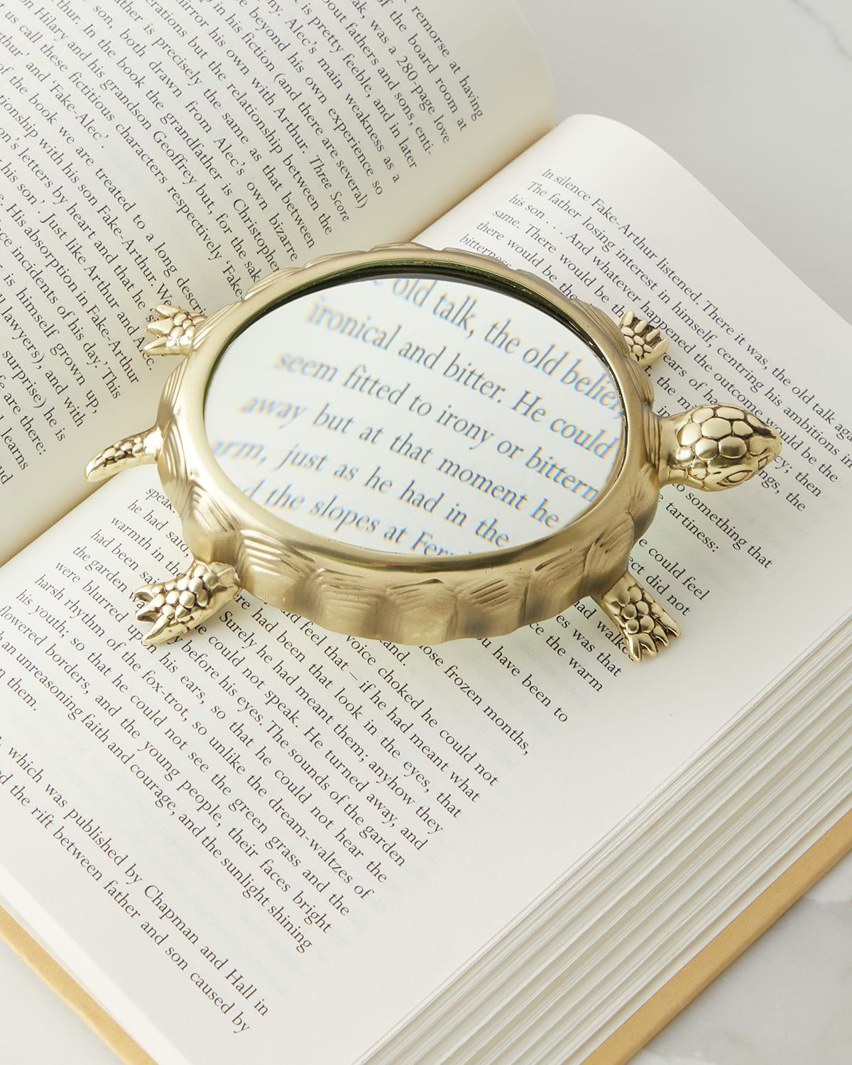 L'objet Turtle Magnifying Glass In Brassclear