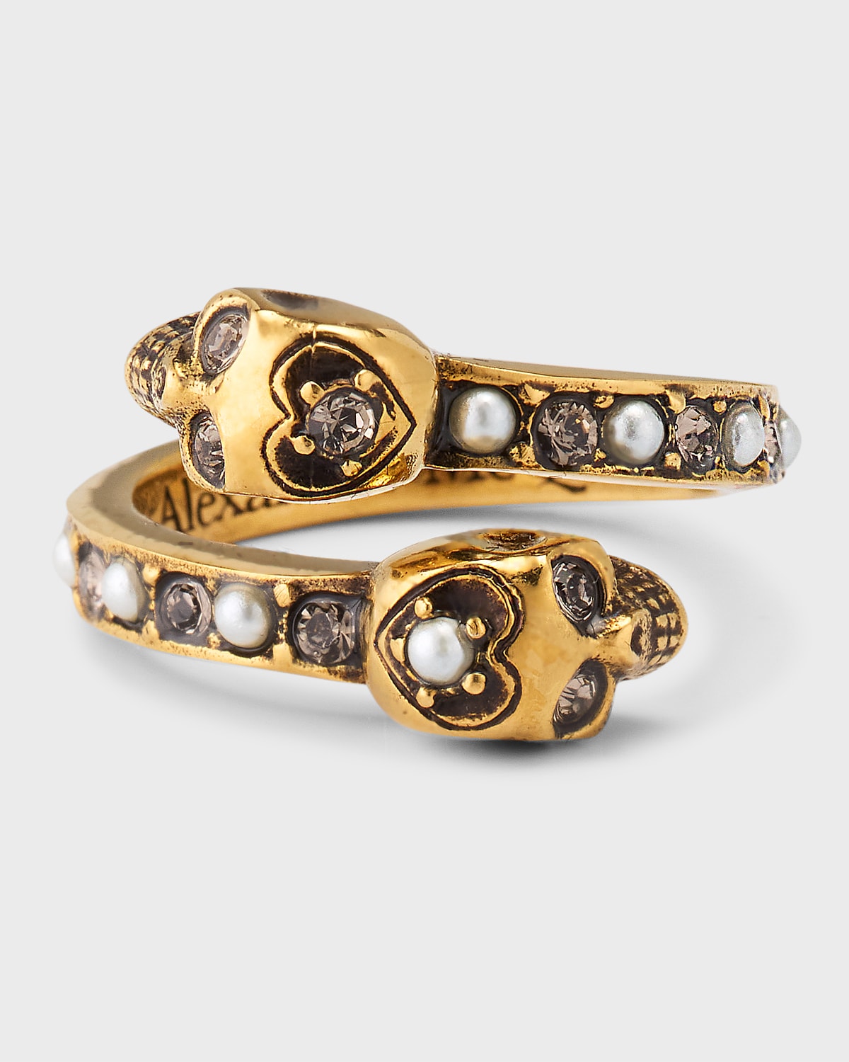 Alexander Mcqueen Twin Skull Ring In Gold/pearl