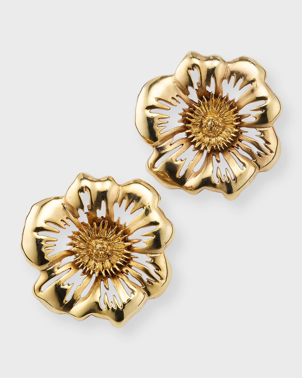 Oscar De La Renta Large Floral Button Earrings In Gold