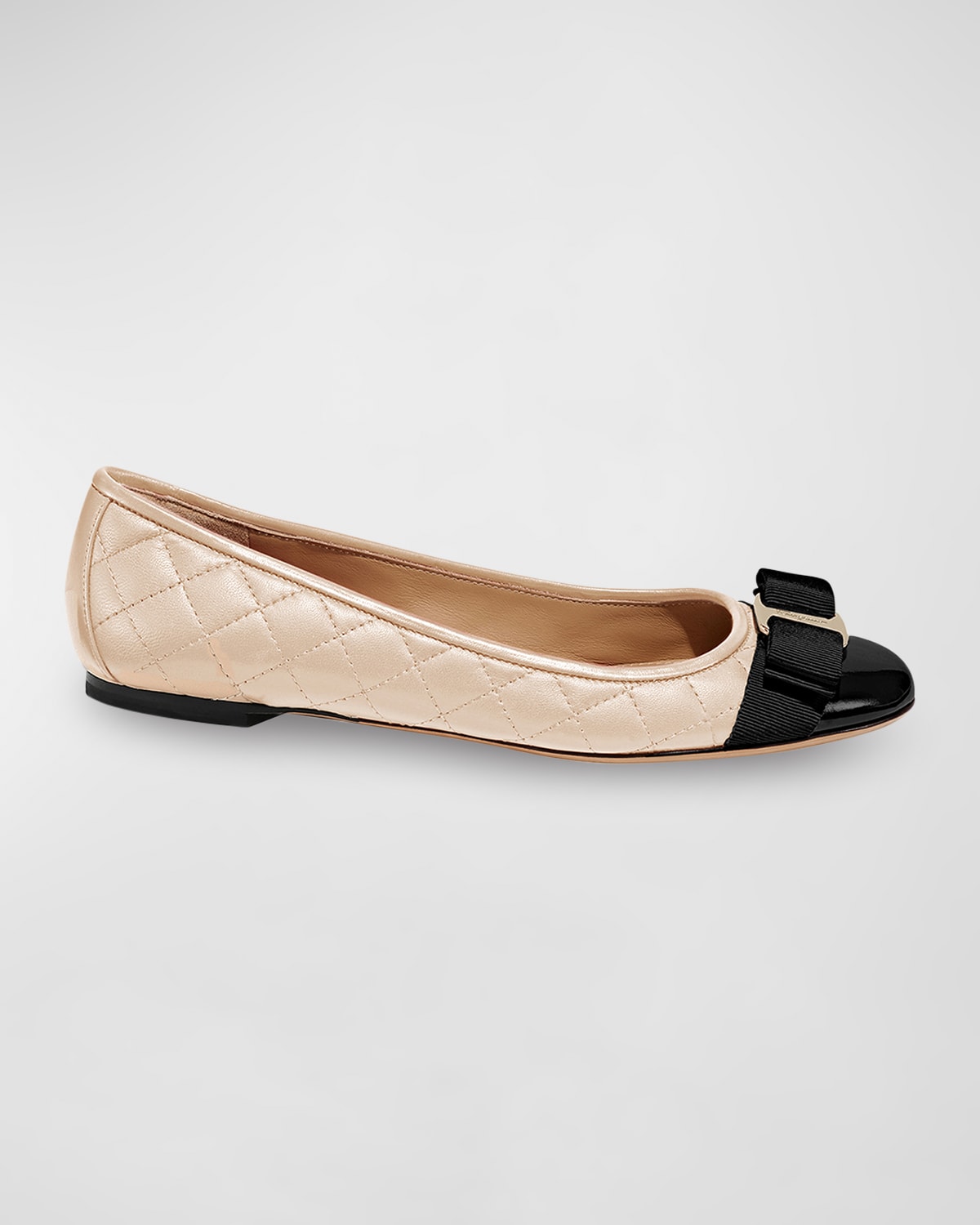 Ferragamo Varina Bow-embellished Quilted Smooth And Patent-leather Ballet Flats In New Bisque/nero