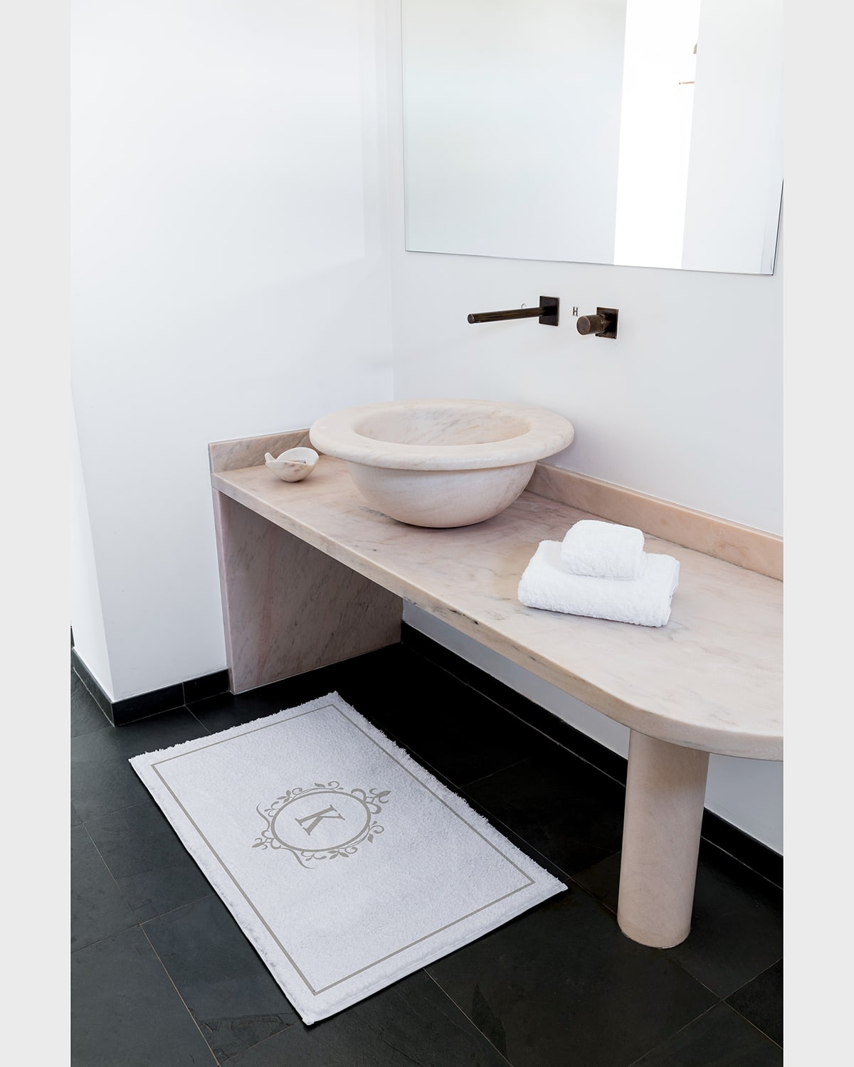 Graccioza Egoist "k" Monogrammed Bath Rug, 2' X 3' In White/fog