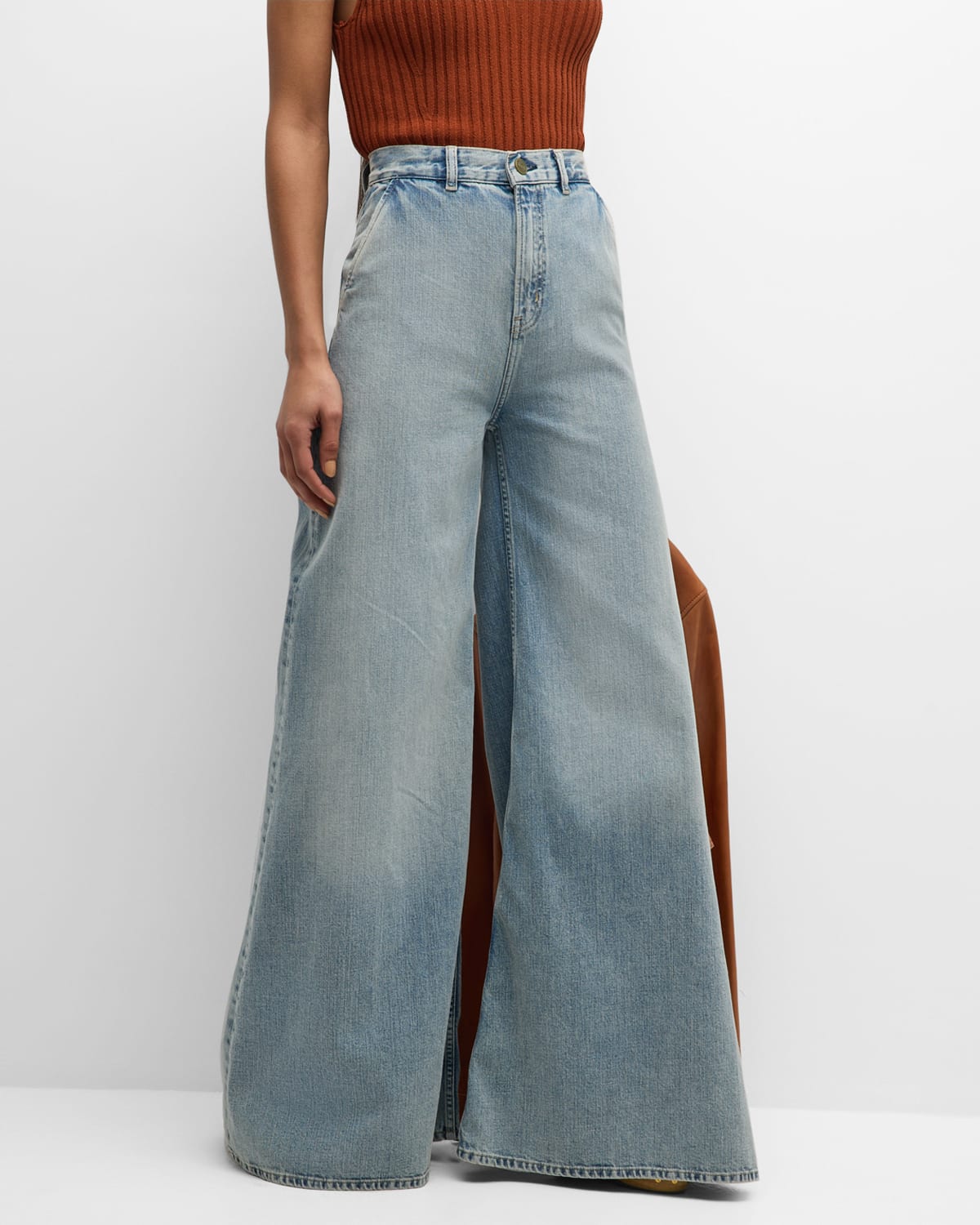 Shop Frame The Extra Wide-leg Jeans In Seraphina