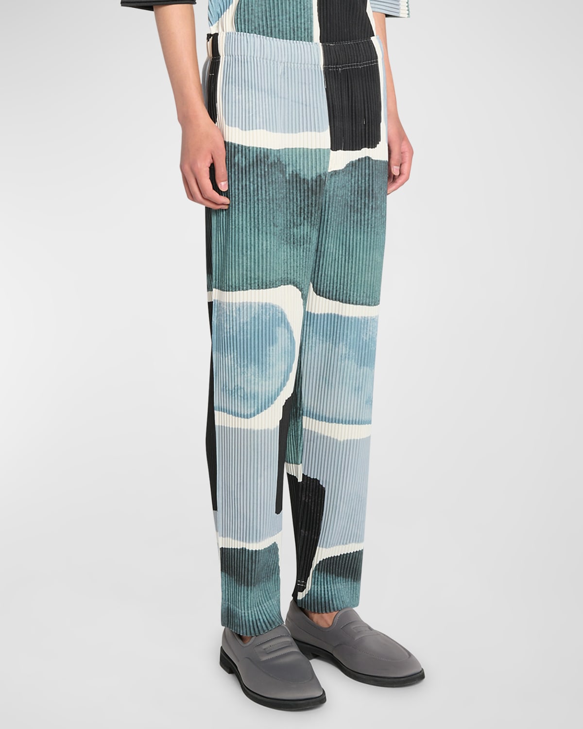 Issey Miyake Men's Pleated Landscape-print Pants In Gray