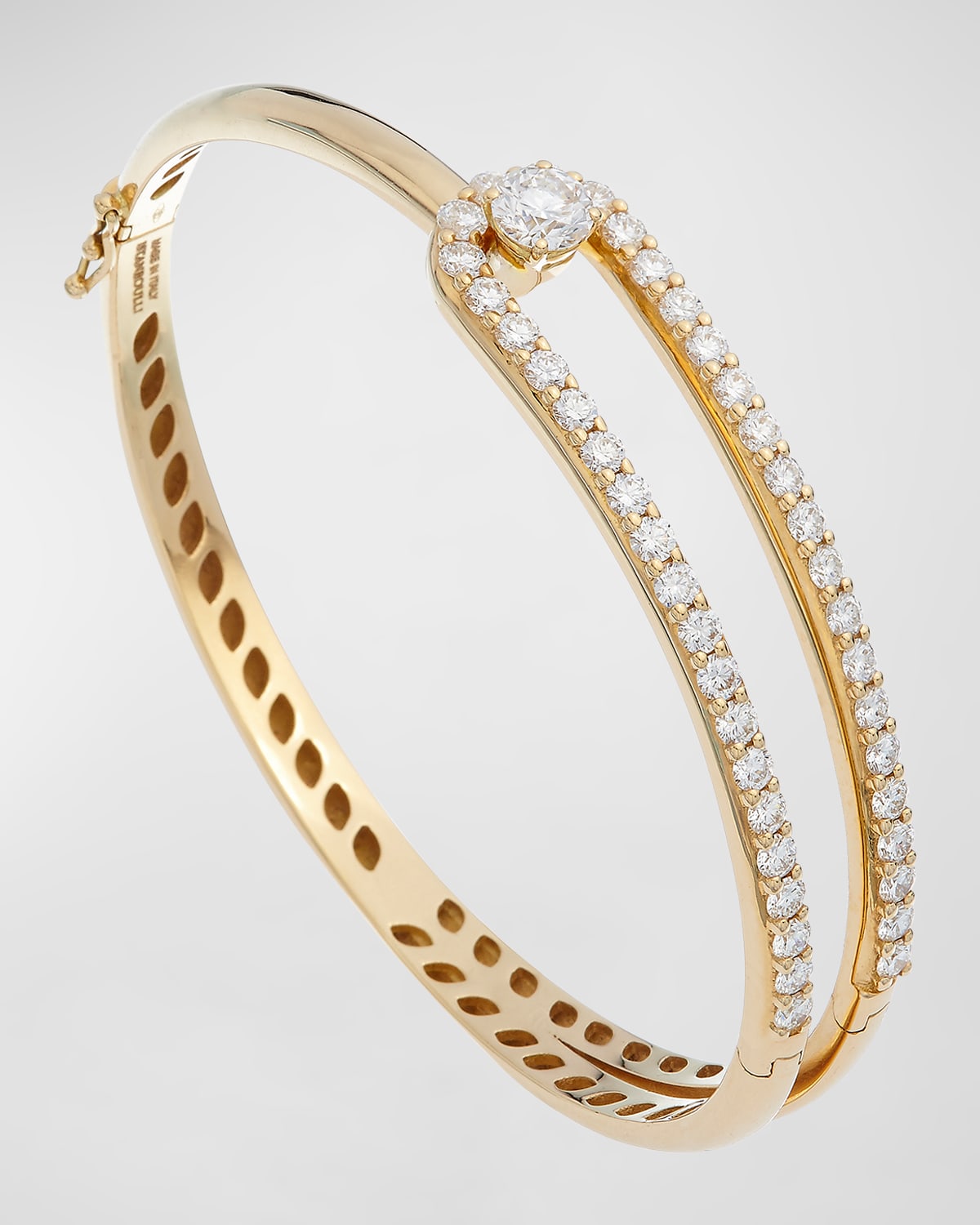Krisonia 18k Yellow Gold Bracelet With Diamond Half