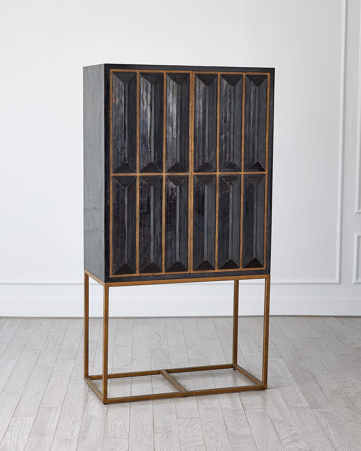 Global Views Horn Inlay Bar Cabinet In Black