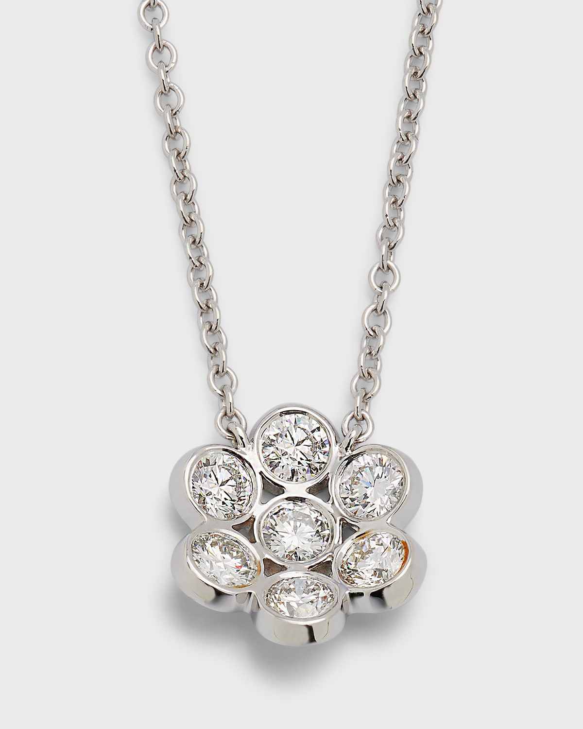 18k White Gold Flower Diamond Pendant Necklace