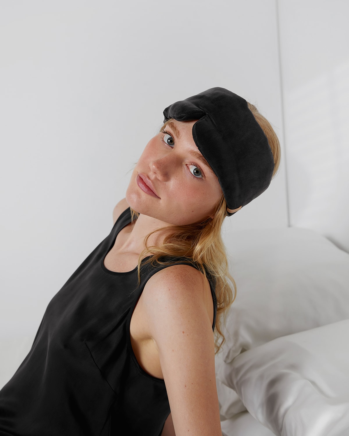 Lunya Thermoregulating Washable Silk Sleep Mask In Black