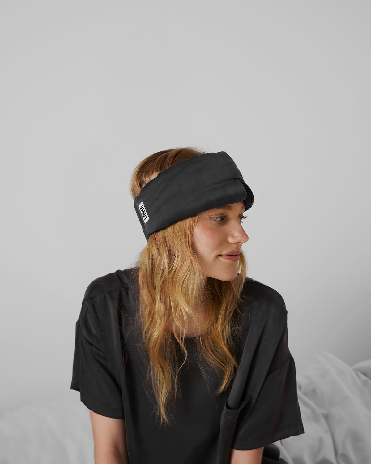 Lunya Thermoregulating Washable Silk Sleep Mask