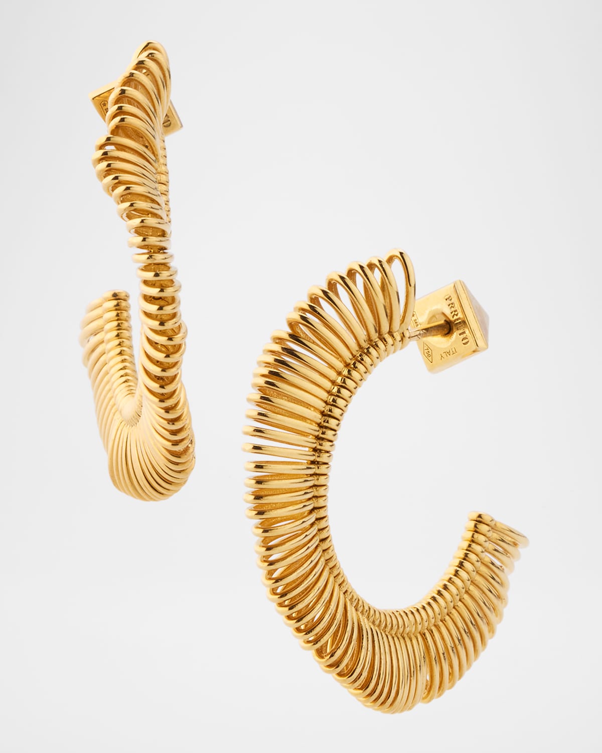 Guitar 18K Yellow Gold Round Earrings