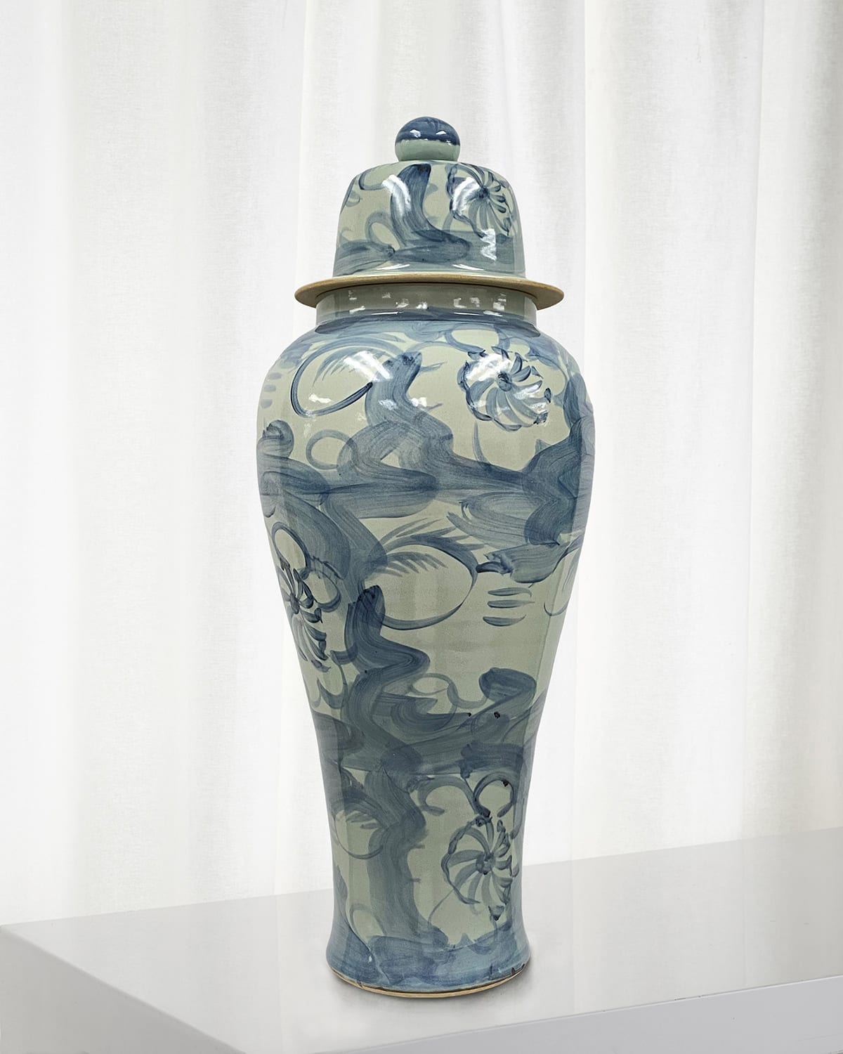 Winward Home Blue & White Floral Ceramic Jar In Blue/white