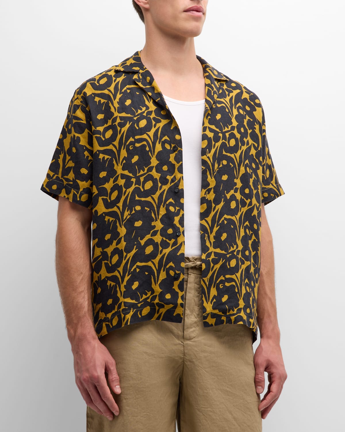 Shop Frescobol Carioca Men's Roberto Linen Perennial-print Camp Shirt In Harvest Gold  Black