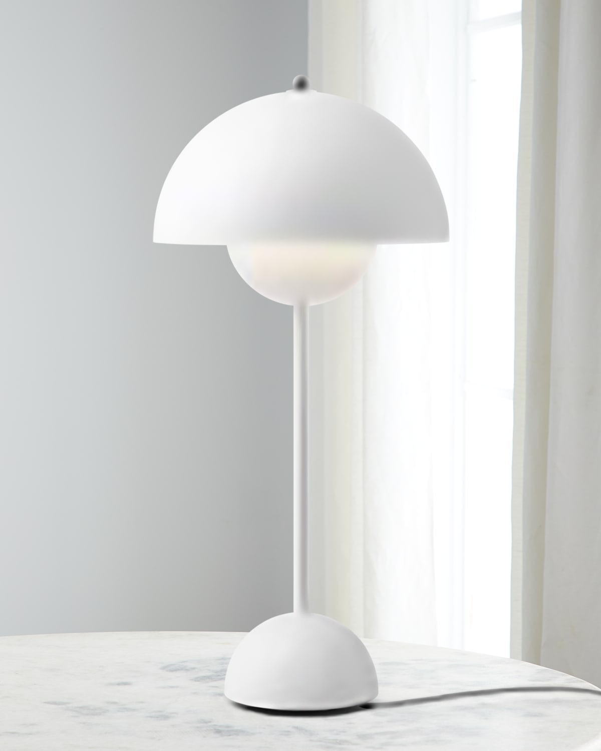 Tradition Flower Pot Table Lamp Vp3 In White