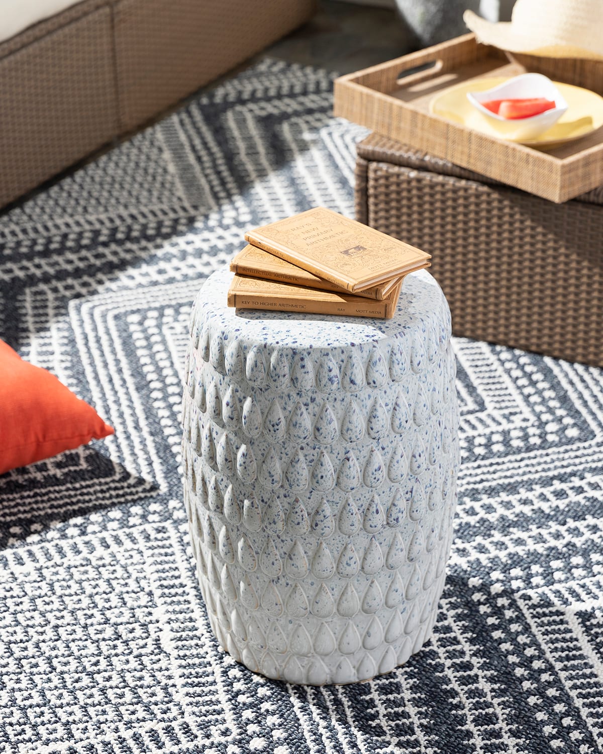 Surya Rugs Blackwell Outdoor Garden Seat In White/blue