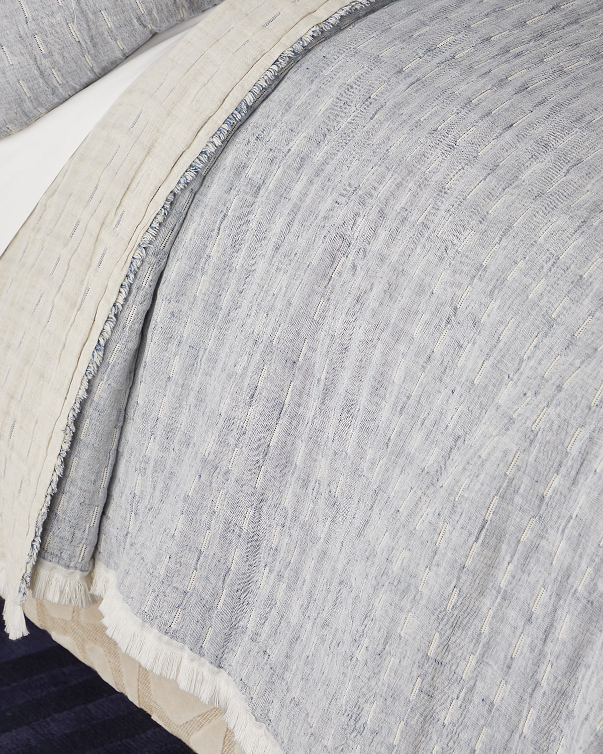 Tl At Home Devon Queen Coverlet In Crimson