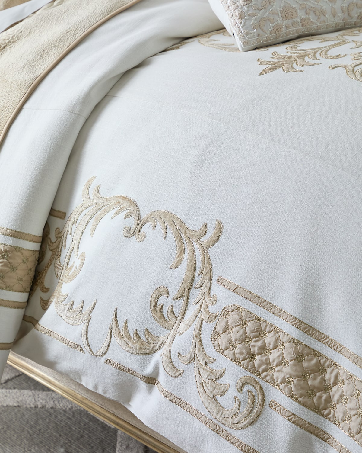 Callisto Home Nesher 3-piece Queen Duvet Set In Crchamp