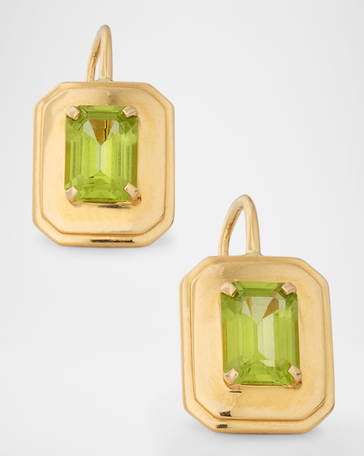 Queen 18K Yellow Gold Emerald Cut Peridot Earrings