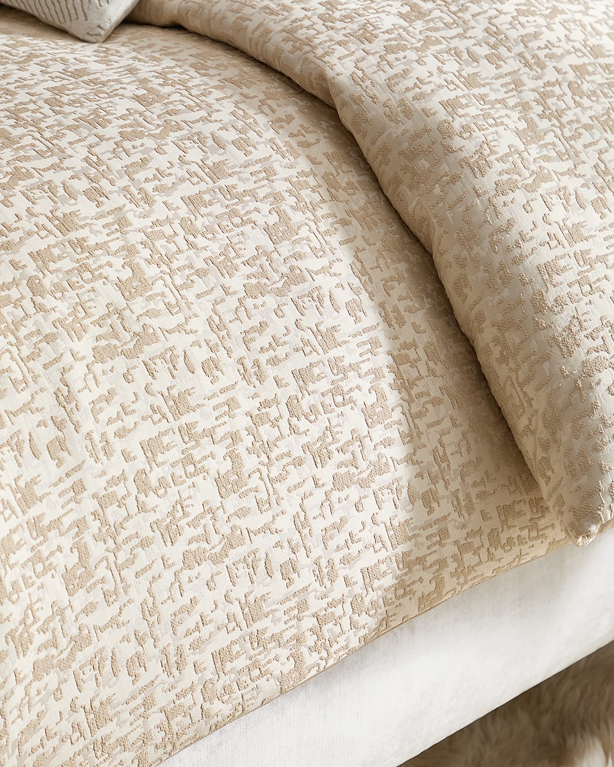 Donna Karan Home Fragment Queen Duvet In Gold