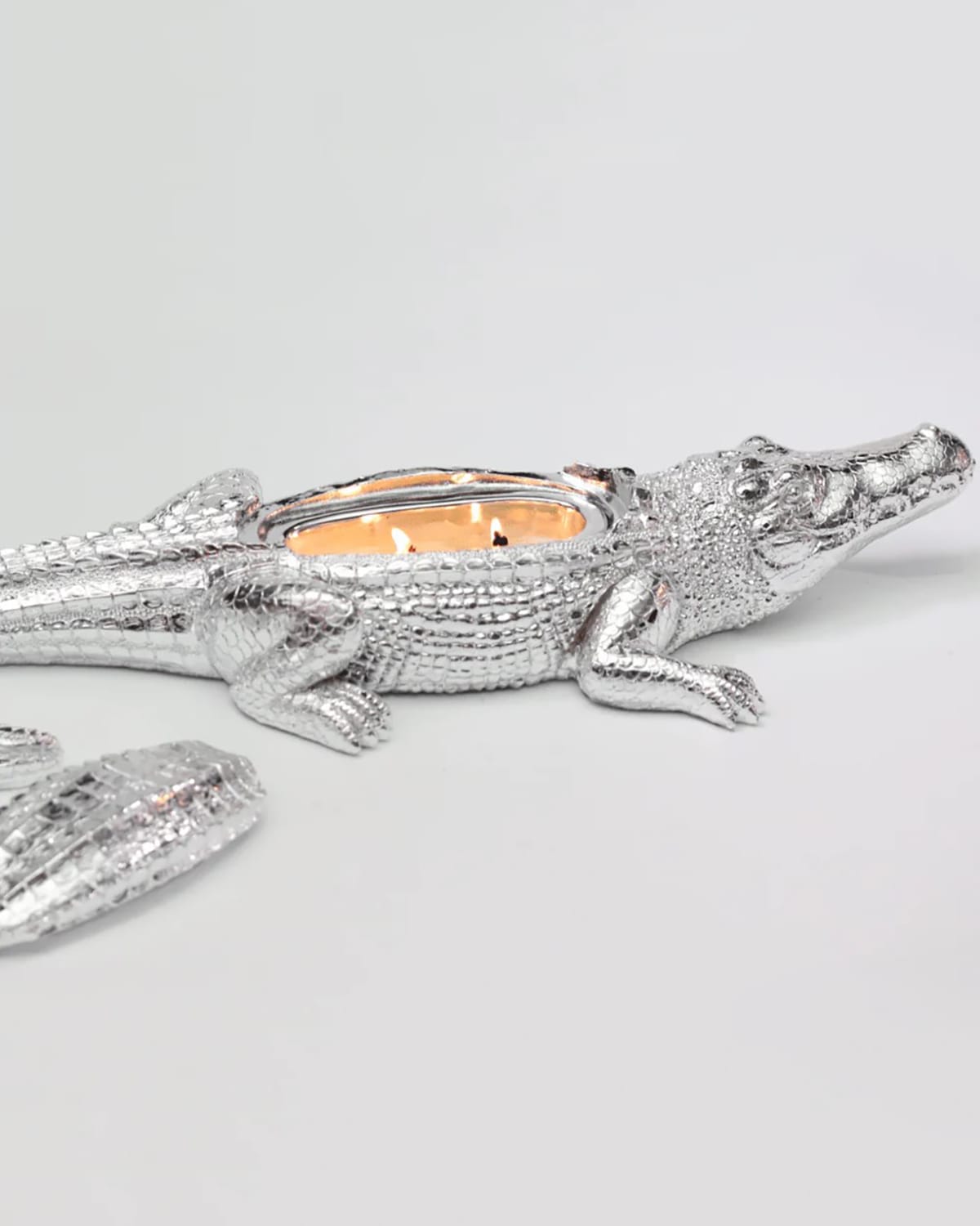 Thompson Ferrier Silvertone Grand Alligator Candle, 14 Oz. In Jasmine Lily
