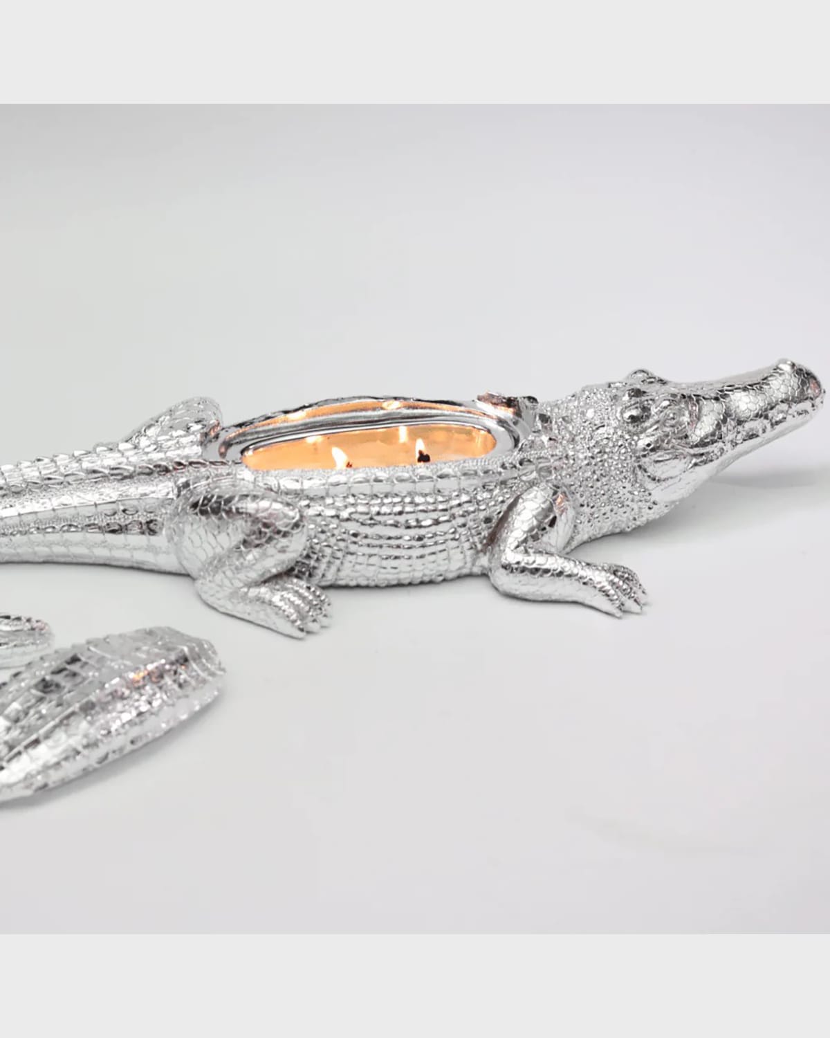 Thompson Ferrier Silvertone Grand Alligator Candle, 14 Oz. In Unscented